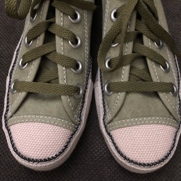 BNIB Converse Olive Green LowTops - Picture 5 of 8